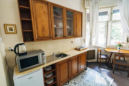 Η κουζίνα ή μικρή κουζίνα στο Laguna Green Guest House
