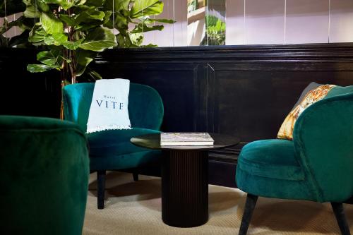 Ein Sitzbereich in der Unterkunft HOTEL VITE - By Naman Hotellerie
