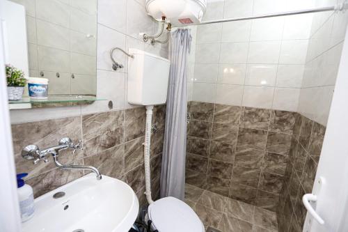 Koupelna v ubytování Vila Skala