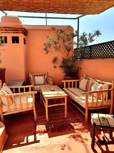 Balcon ou terrasse dans l'établissement Riad Dar Zouar & Spa