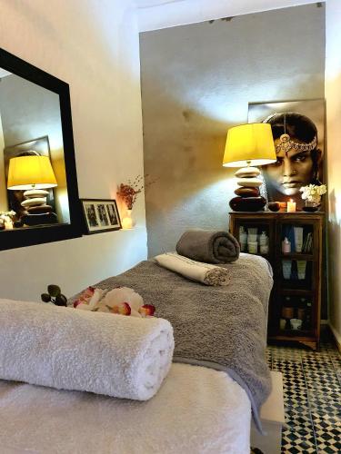 Coin salon dans l'établissement Riad Dar Zouar & Spa