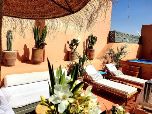 Coin salon dans l'établissement Riad Dar Zouar & Spa