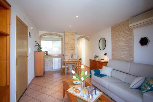 SingularStays Valero