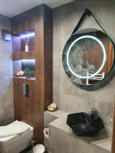 Bilik mandi di Kamelia guest rooms