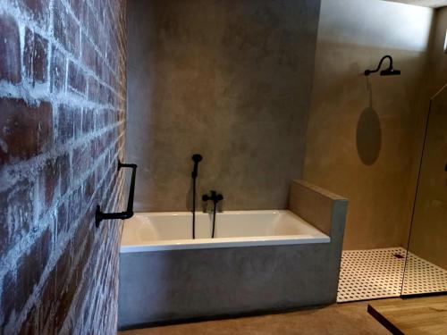 Phòng tắm tại Dolphin Beach Villa at 138 Oystercatcher, Swakopmund