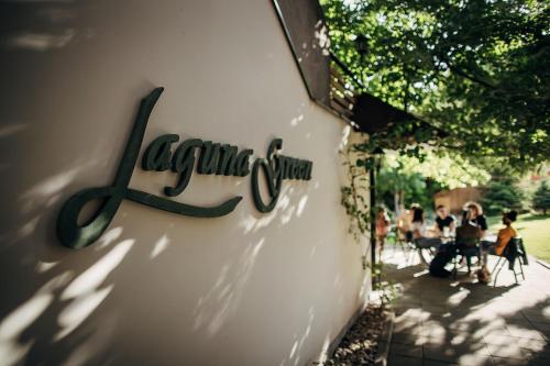 Επισκέπτες που μένουν στο Laguna Green Guest House