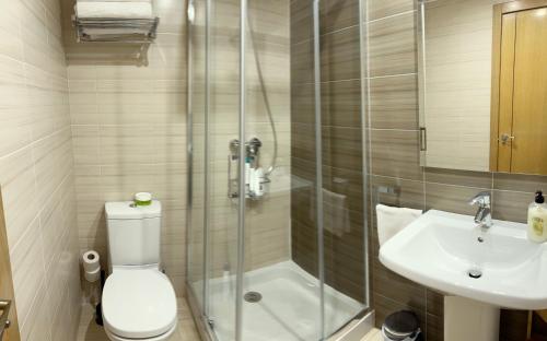 A bathroom at Apartamento Europa Prados - Atenea