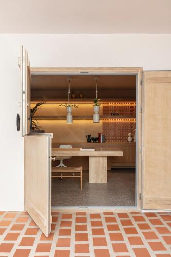 A cozinha ou kitchenette de Ethos Vegan Suites Fira, Santorini