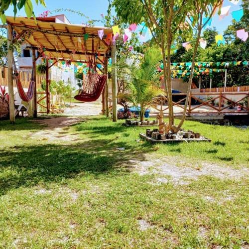Taman di luar Pousada Sol de Imbassai