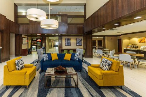 Comfort Suites Houston West at Clay Road Image