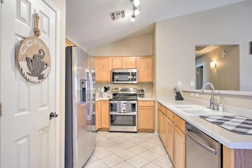 Peoria Family Home Less Than 4 Mi to Spring Training!