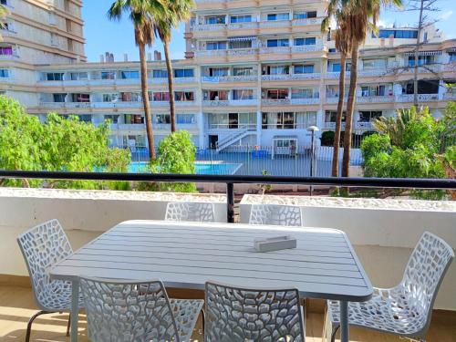Playa de las Americas 600mt from the beach internet free