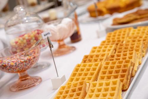 Makanan di atau berdekatan hotel