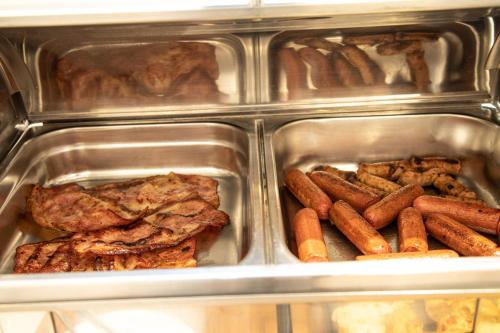 Makanan di atau berdekatan hotel