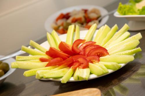 Makanan di atau berdekatan hotel