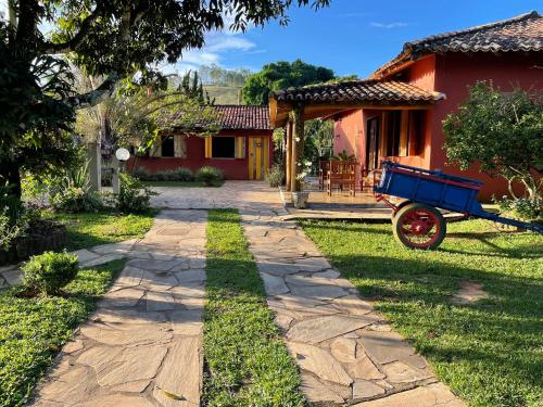 Taman di luar Pousada Vale dos Diamantes