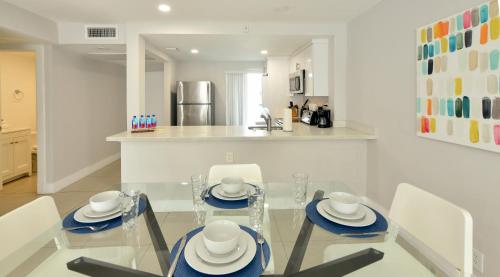 Designer River View Apartmentsにあるキッチンまたは簡易キッチン