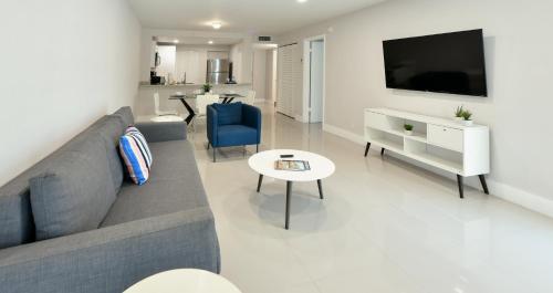 Designer River View Apartmentsにあるテレビまたはエンターテインメントセンター