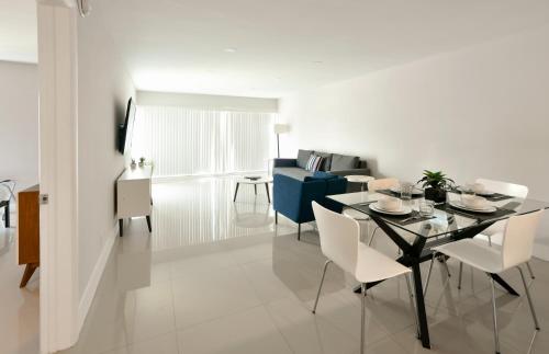 Designer River View Apartmentsにあるテレビまたはエンターテインメントセンター
