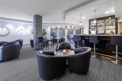 Quality Hotel Melbourne Airport Image
