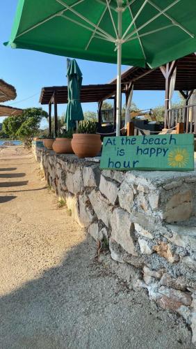 Φωτογραφία από το άλμπουμ του Beach house Hela - resort & tavern BAIN, free transport, pool, Island of Žut - Kornati σε Pristanišće