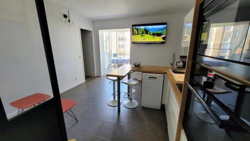 Comme à la maison!!A 5 min à pied plage,pkg privé
