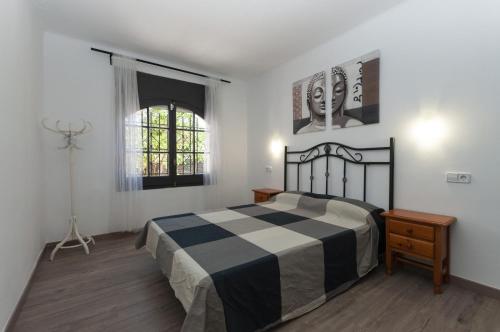 Postel nebo postele na pokoji v ubytování 1215 BAIX CAMP casa con jardin - Apivend Immo