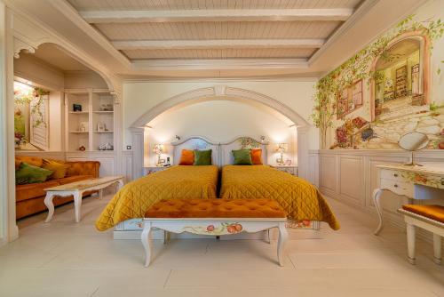 Un pat sau paturi într-o cameră la Casa Timiș