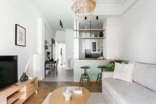 Dazzling 1BR Apartment in Koukaki by UPSTREET