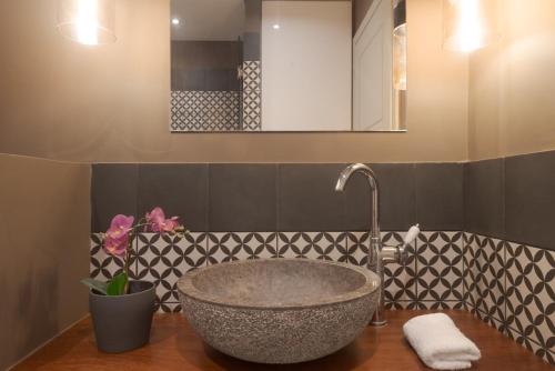 Kylpyhuone majoituspaikassa Crown Designed Apartments