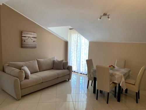 Brunela – Photos 3