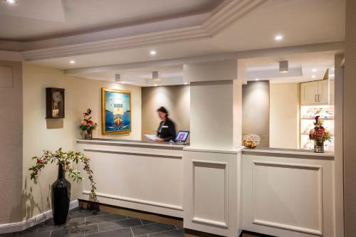 Lobby/Rezeption in der Unterkunft Hotel Birke, Ringhotel Kiel