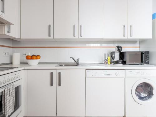 Dapur atau dapur kecil di Algaba planta Baja C