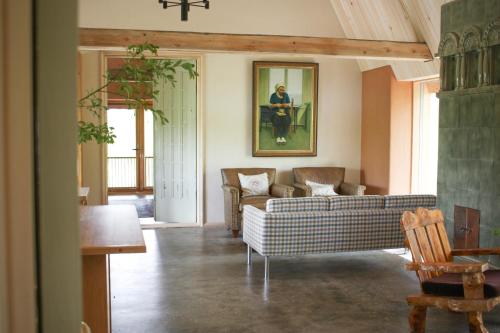 A seating area at Pinewood Guesthouse