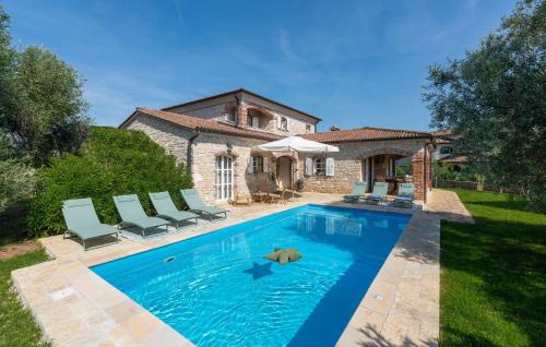 Beautiful Villa Novel – Photos 2