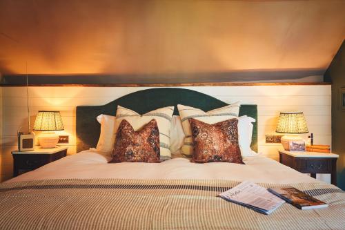 The Masons Arms — Room