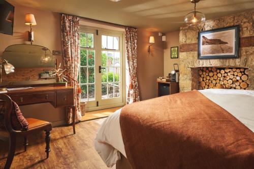 The Masons Arms — Photo of the whole room