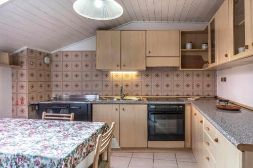 Una cocina o cocineta en Dimora Franch Cloz Ospitar