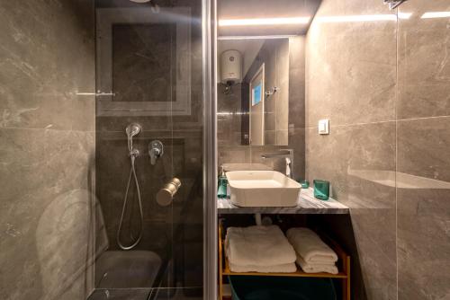 Ванная комната в Agatha's Flat - Corfu Town central apartment