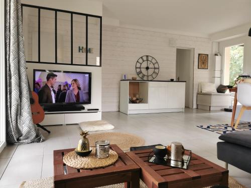 Zdjęcie z galerii obiektu Landaise *SPA Terrain arboré w mieście Azur