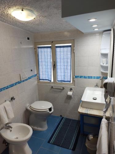 A bathroom at IL CERSETO