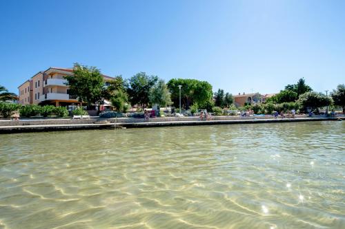 Φωτογραφία από το άλμπουμ του Hotel Laguna σε Privlaka