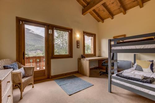 Gallery image of Chalet Ecritoire - Alpes Travel - Les Houches - Sleeps 10 in Les Houches
