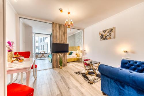 Royal Luxuria Modern Studio