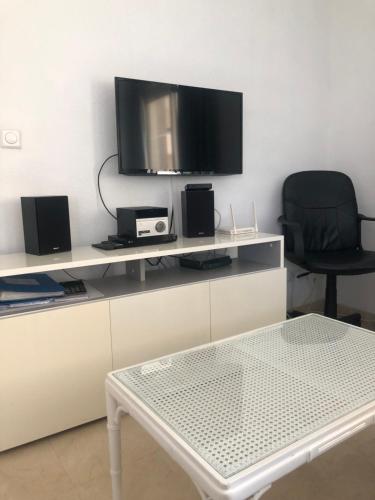 Front Line Apartment Marbella - 2 Bedroom & 2 Bathrooms