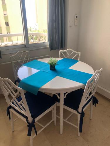 Front Line Apartment Marbella - 2 Bedroom & 2 Bathrooms