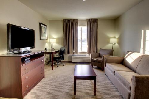Cobblestone Hotel & Suites - Beulah – Photos 2