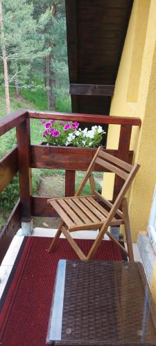 Φωτογραφία από το άλμπουμ του Planinska kuca Lunjo & Vuk στο Ζλάτιμπορ