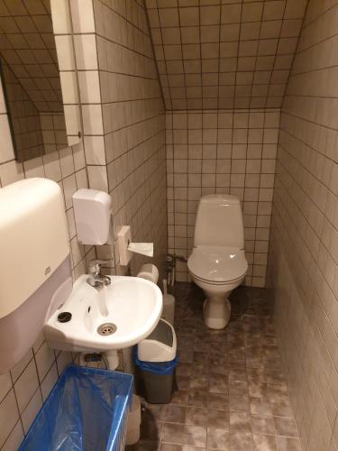 Bilik mandi di Rannamõisa Puhkeküla