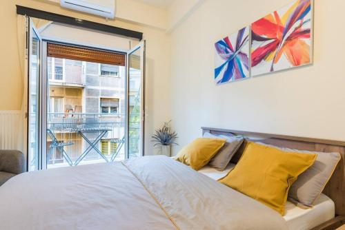 Modern and comfortable stay for two, Near Metro